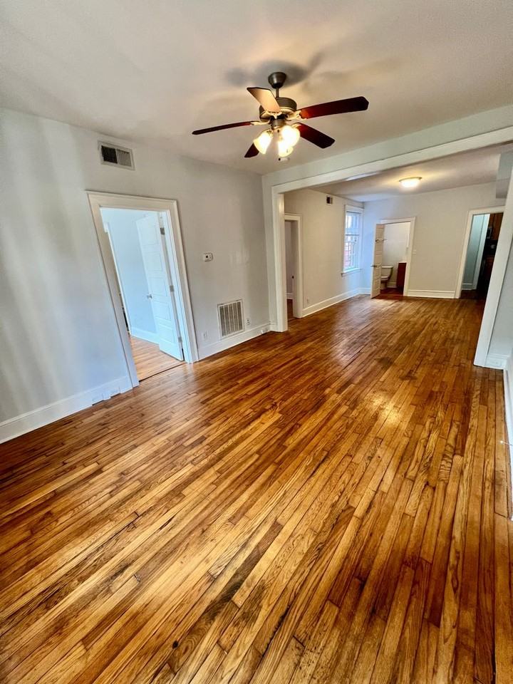 1121 W Grace St - Photo 3 of 33