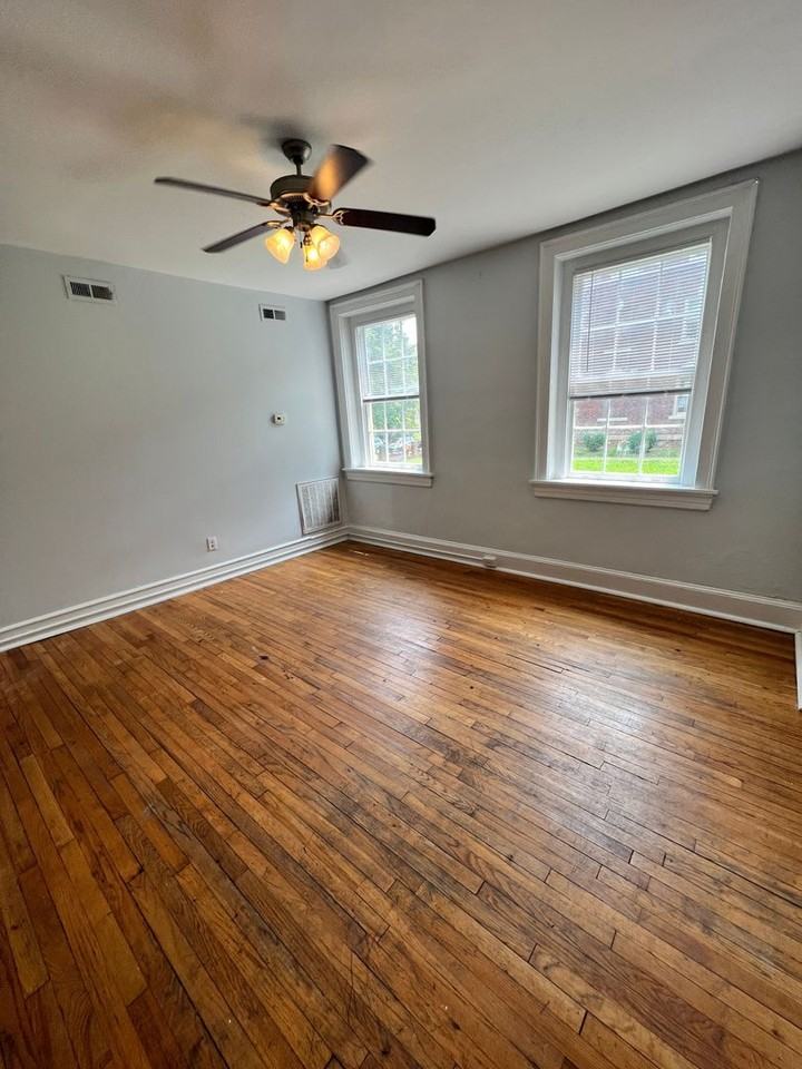 1123-25-27 West Grace Street - Photo 2 of 24