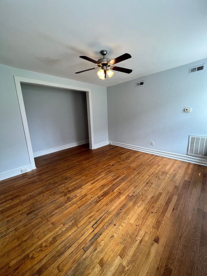 1123-25-27 West Grace Street - Photo 3 of 24