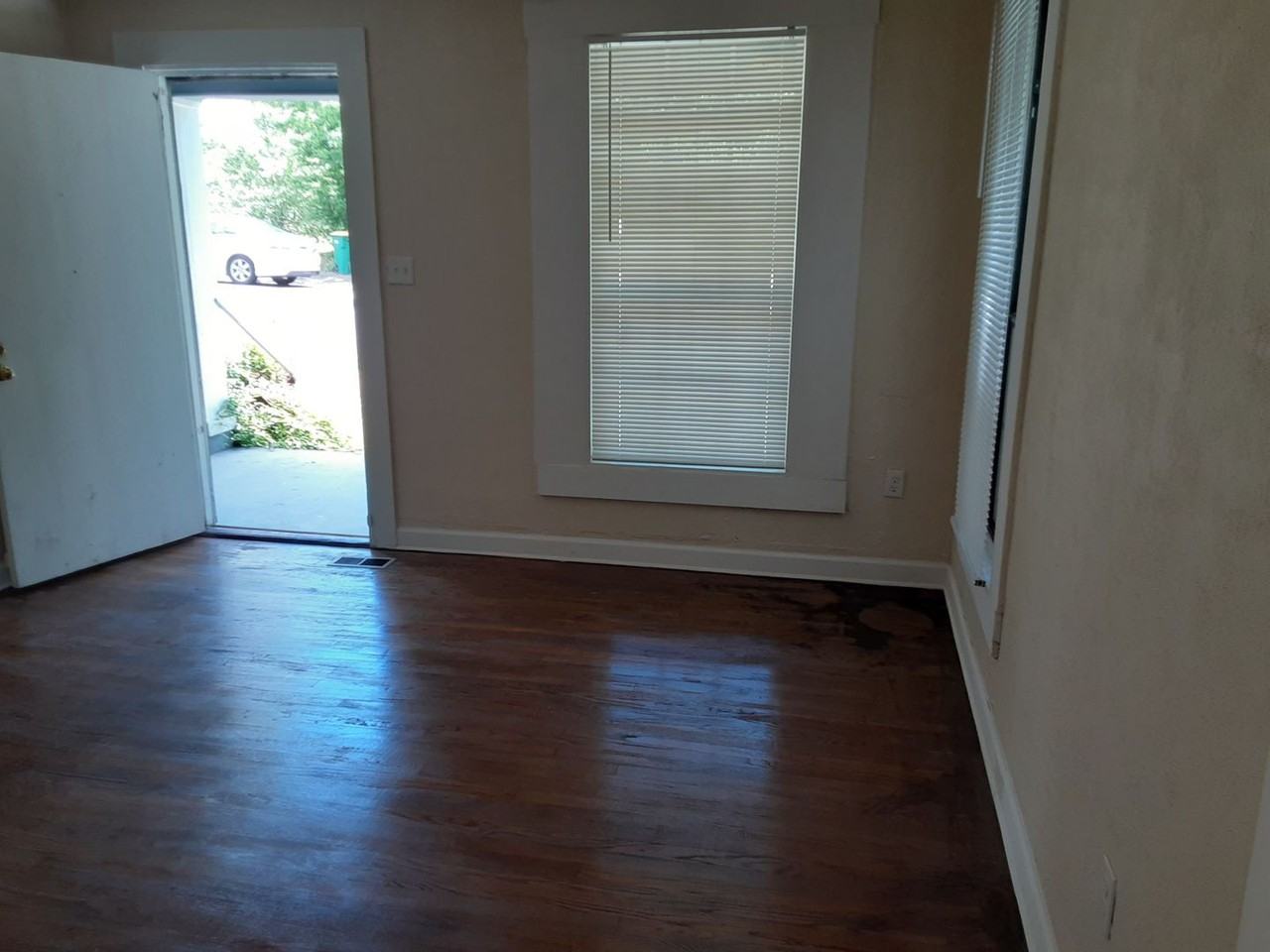 3304 Marshall St - Photo 4 of 16