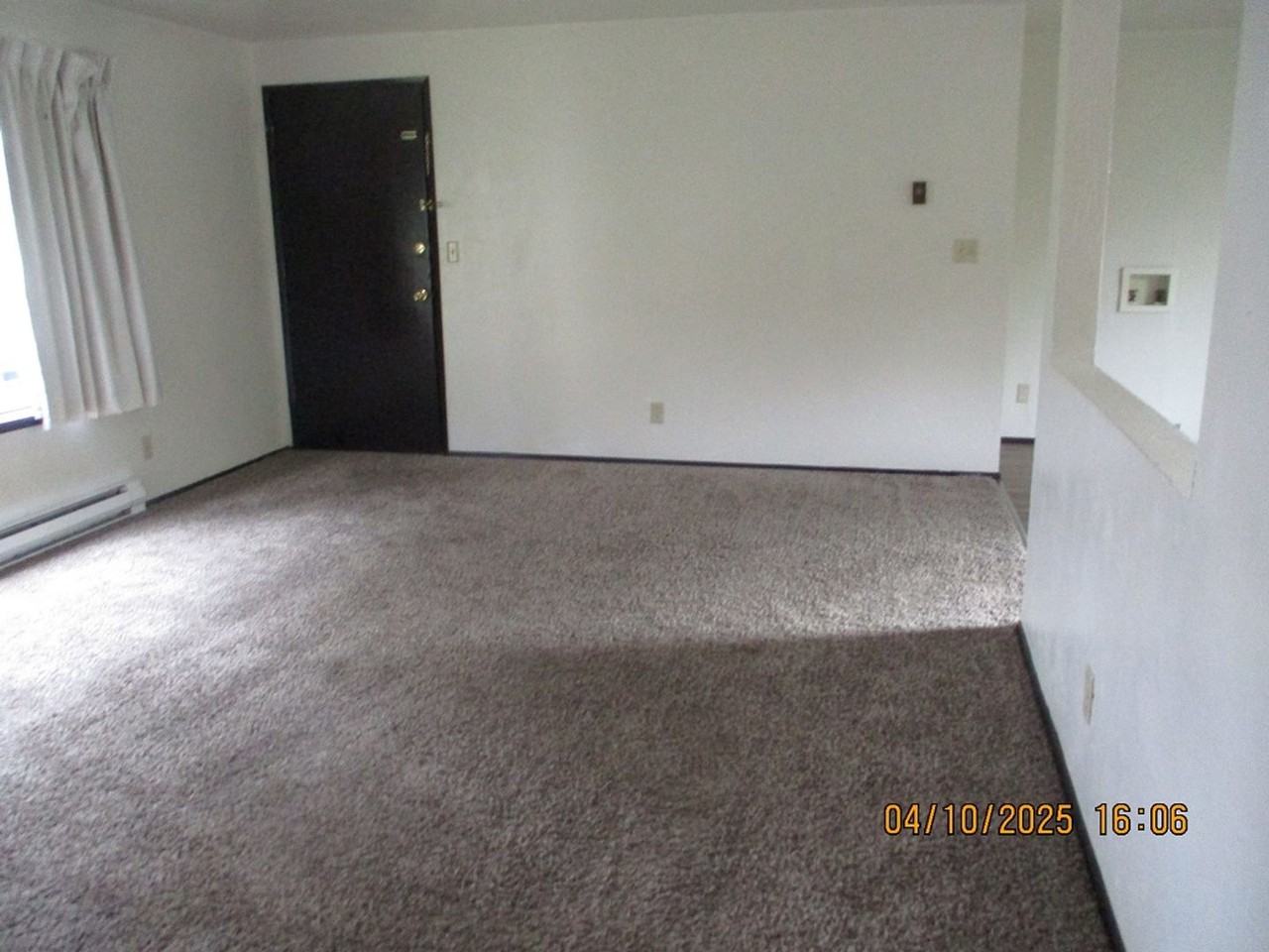 1110 Ruby Ct - Photo 3 of 10