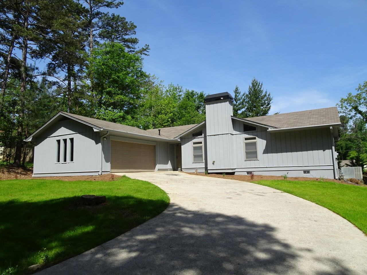 3415 Michael Cir - Photo 2 of 13