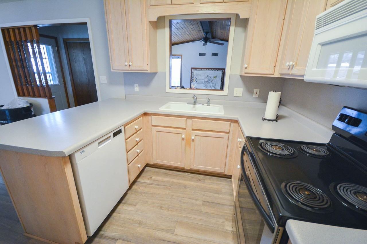 1613 8th Ave Se - Photo 4 of 26