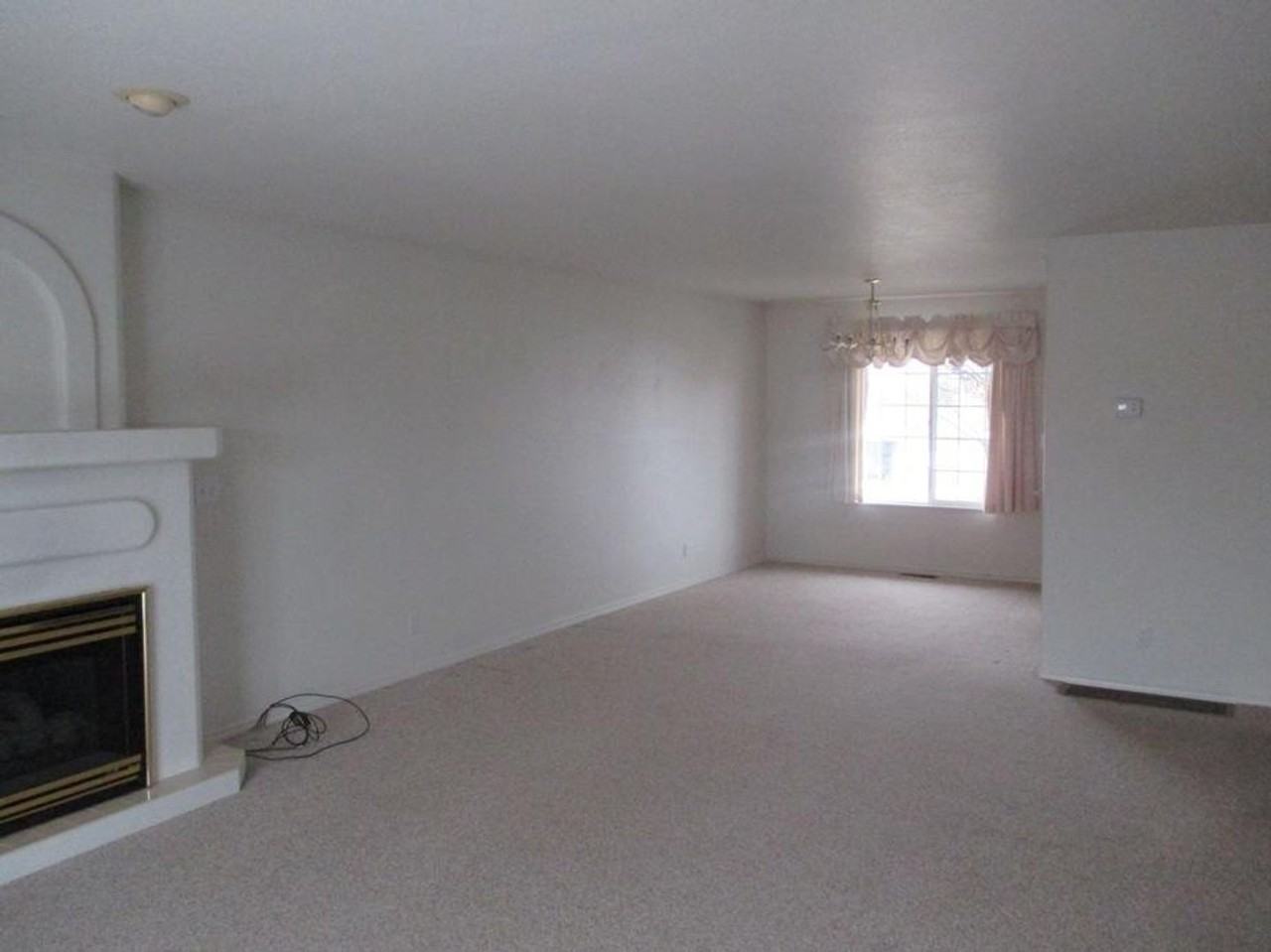 141 Greenbriar Dr - Photo 4 of 18