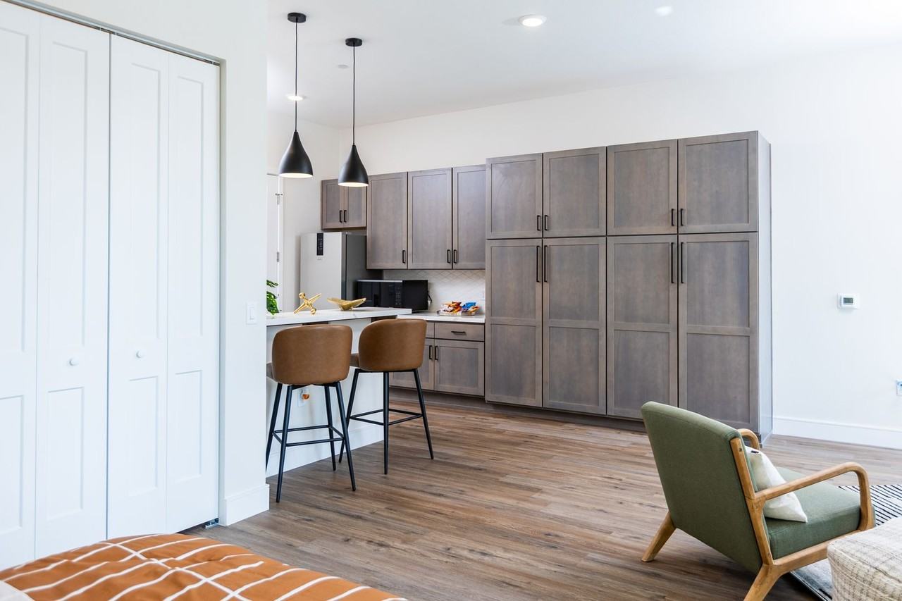 245 North Arlington Apartments - Photo 5 of 7