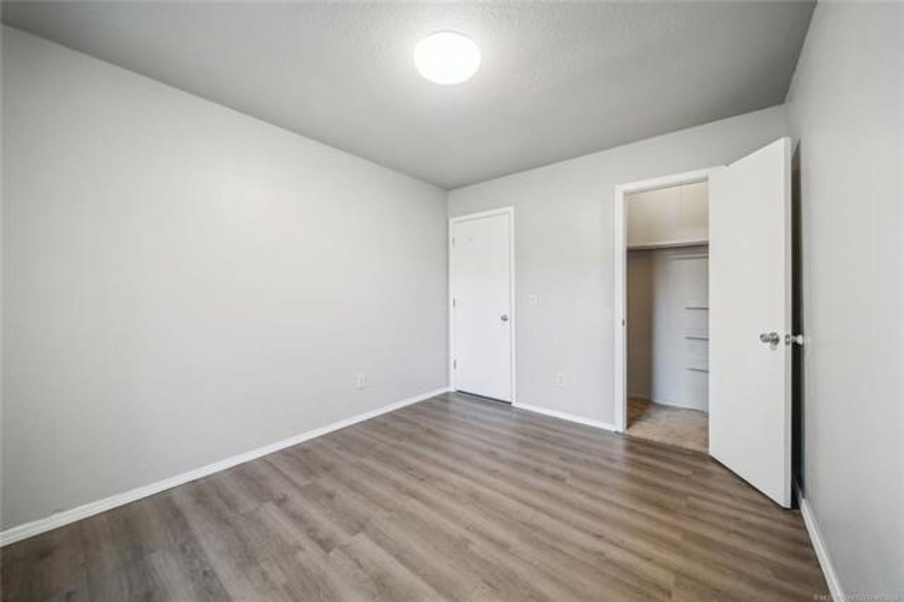 207 E 23rd St - Photo 6 of 13