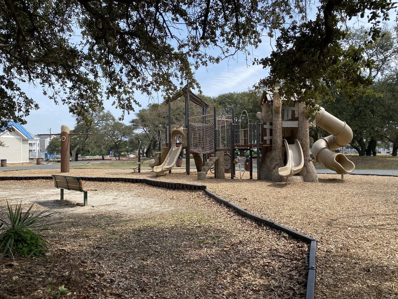 Pelican Dock Apartments - Photo 3 of 19