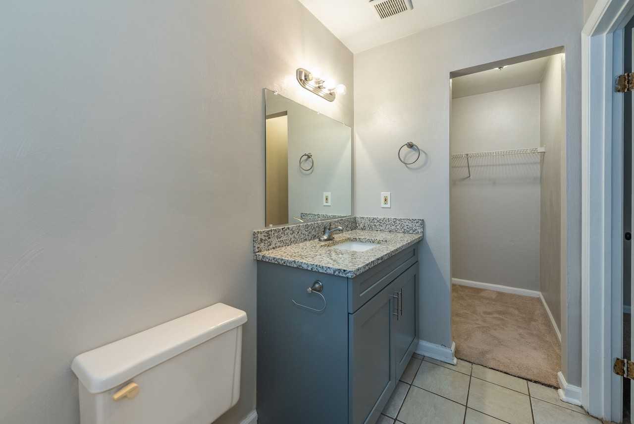 Pelican Dock Apartments - Photo 7 of 19