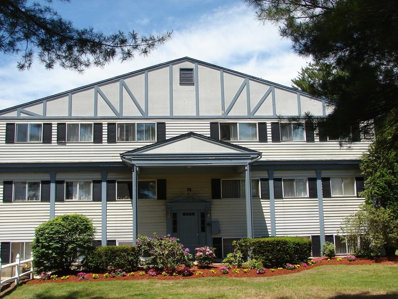 The Woodlands - Photo 5 of 8