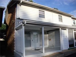 featured image of 101 Oxford Pl #4