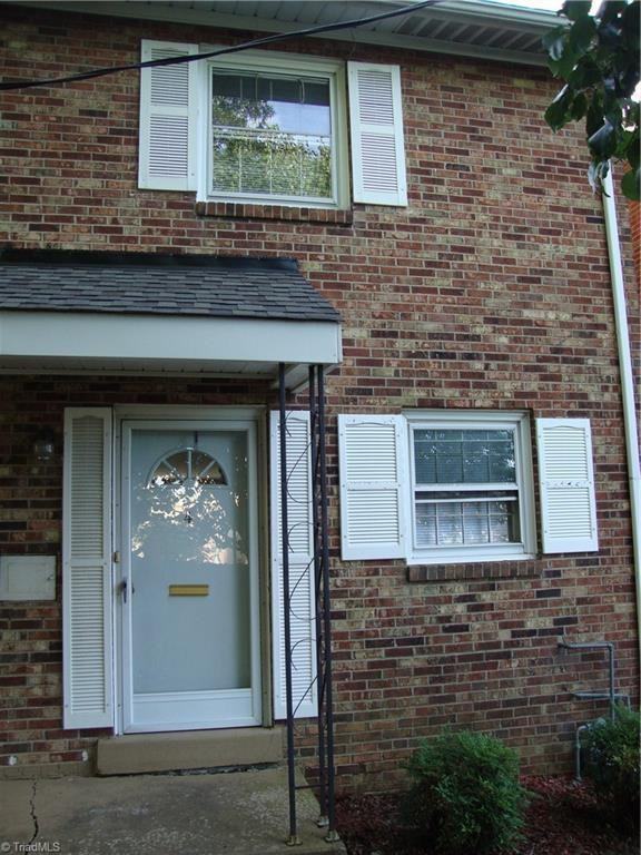 101 Oxford Pl #4 - Photo 2 of 11