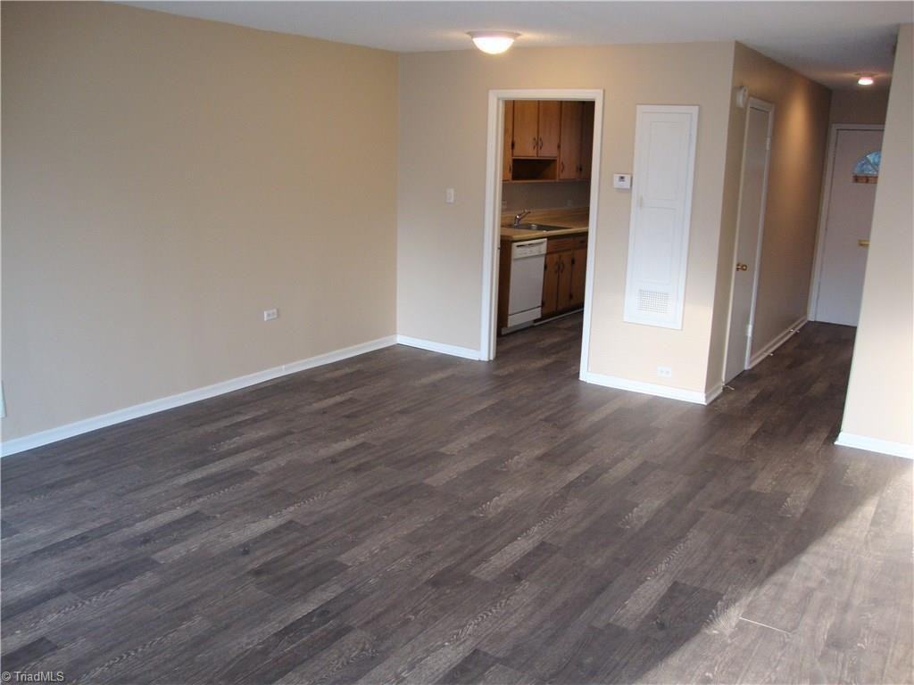 101 Oxford Pl #4 - Photo 3 of 11