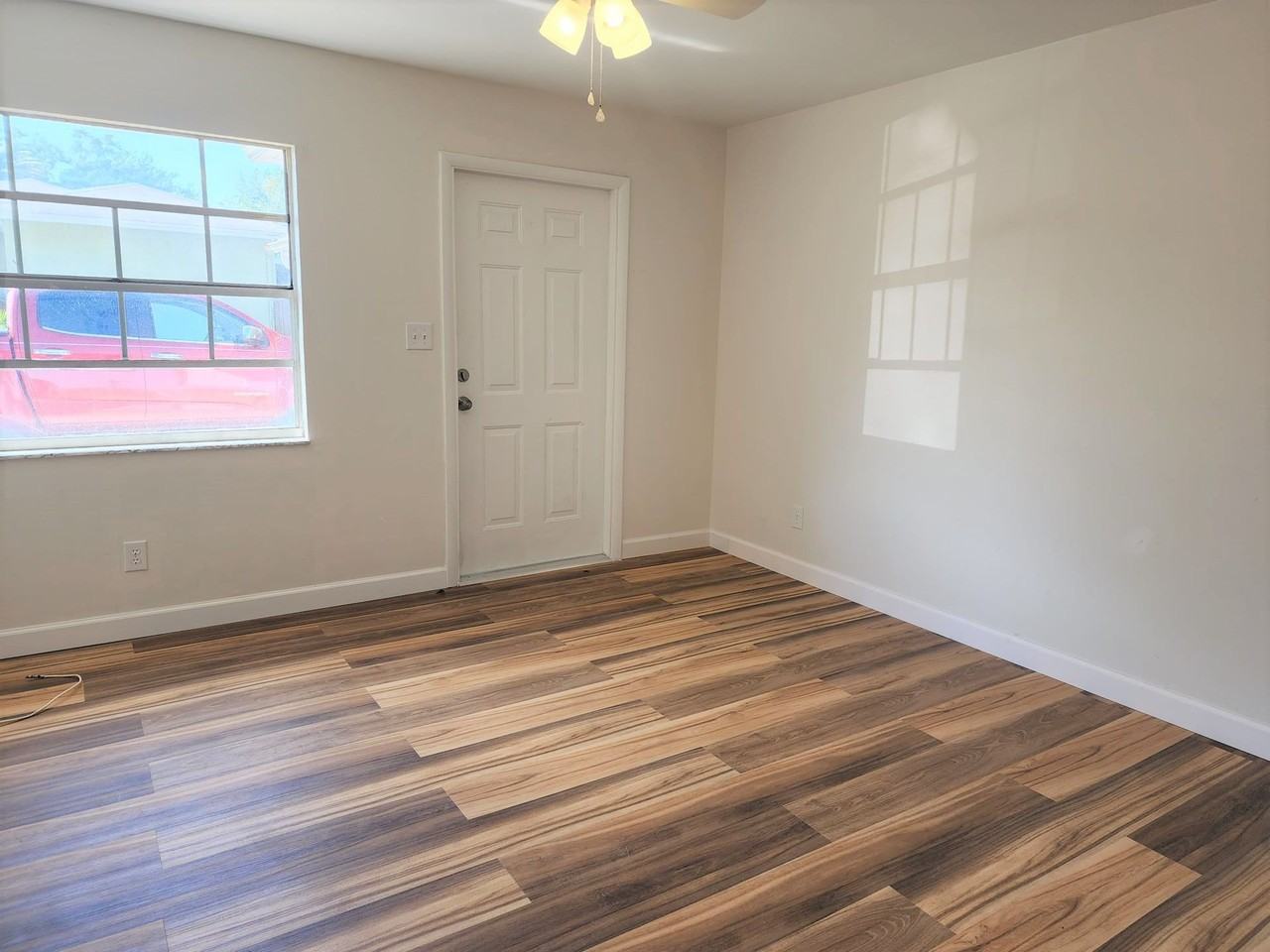 1609 56th St S #E - Photo 5 of 41