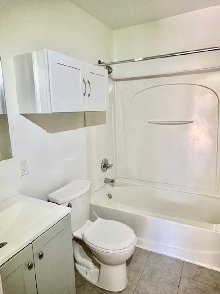 1708 Catherine Simmons Ave - Photo 2 of 6