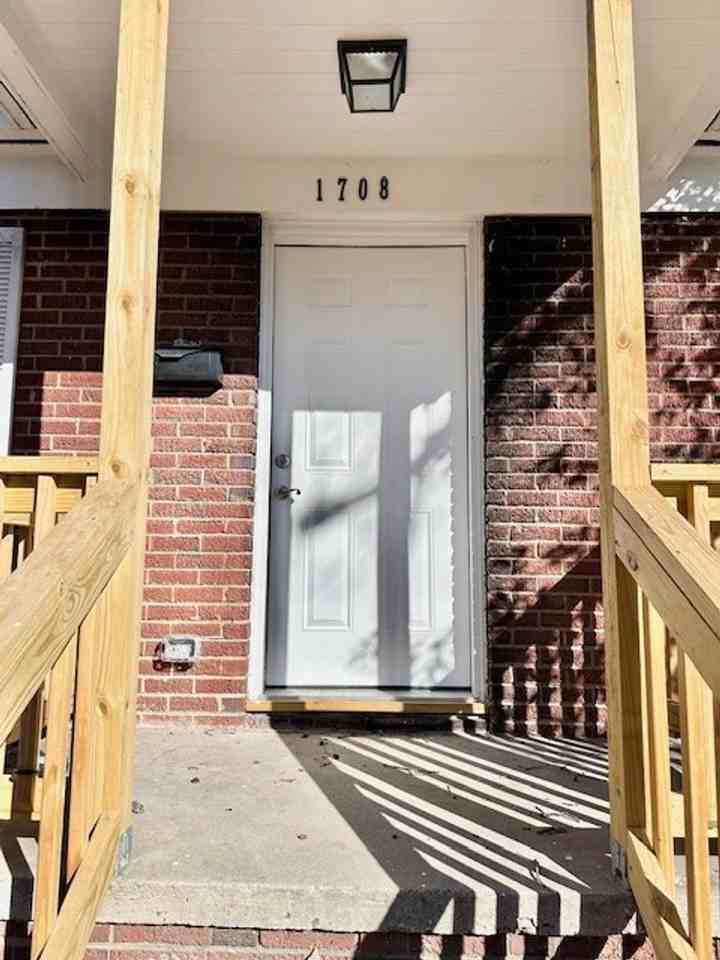 1708 Catherine Simmons Ave - Photo 6 of 6