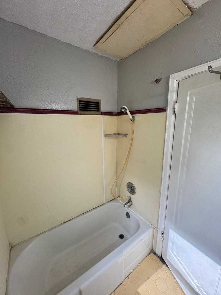 1308 W 4th - Photo 7 of 14