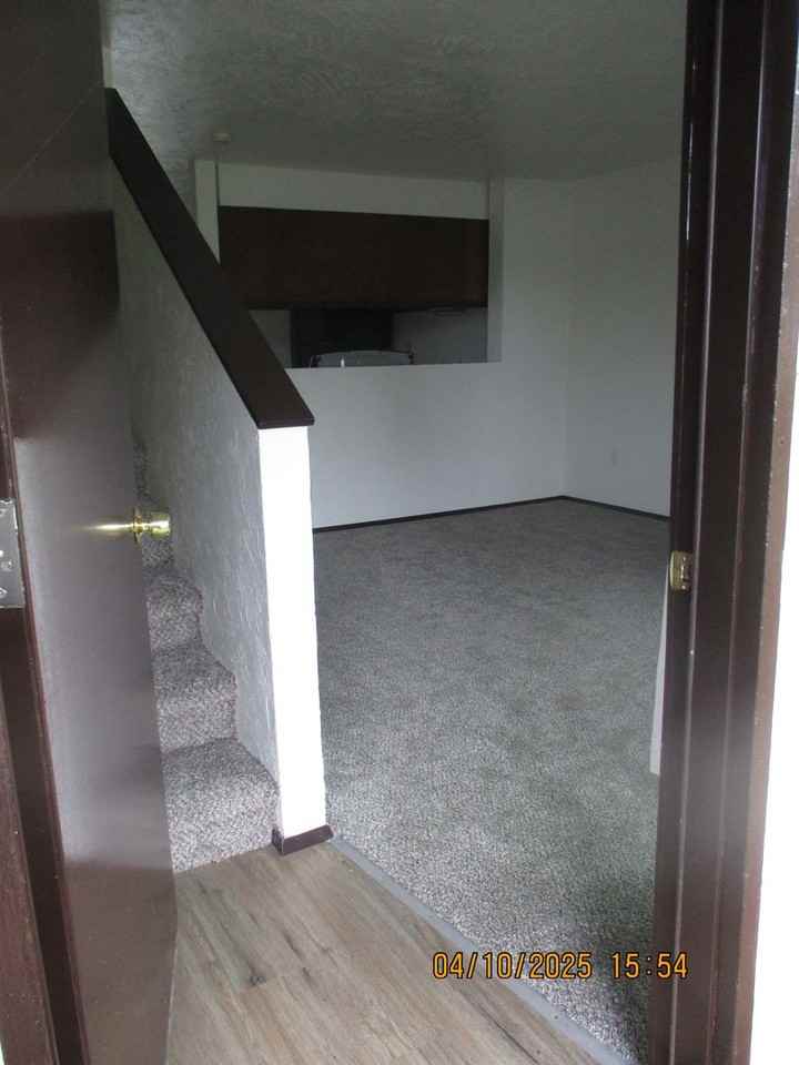 1124 Ruby Ct - Photo 2 of 10