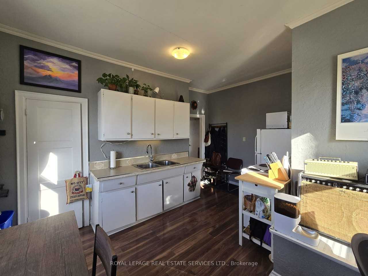 36 Plains Road West - Photo 2 of 6