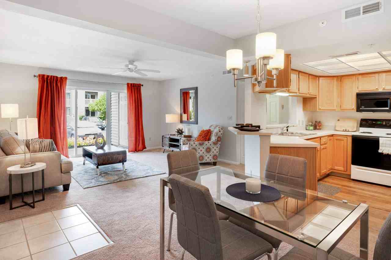 Bennington Pond Apartments - Photo 2 of 30