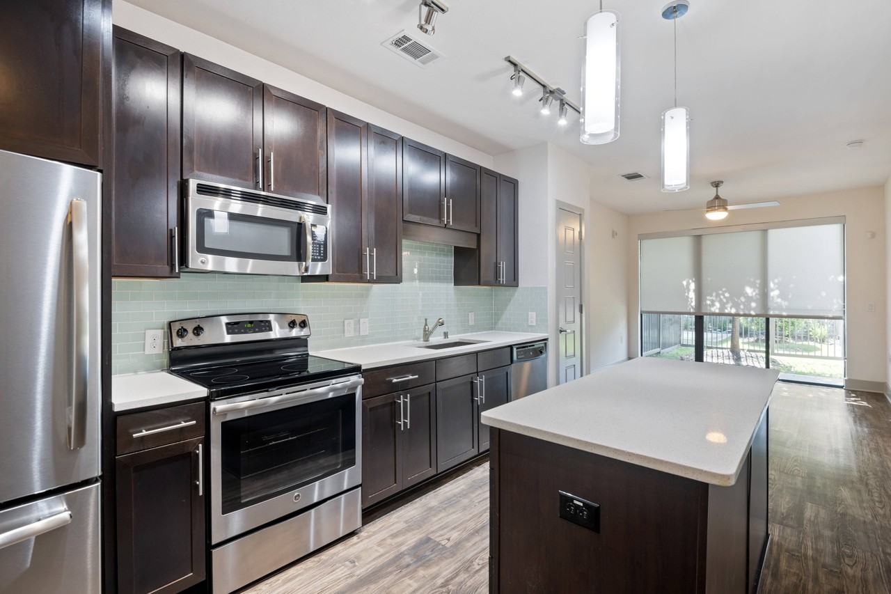 Eleven10 at Farmers Market Apartments - Photo 6 of 50