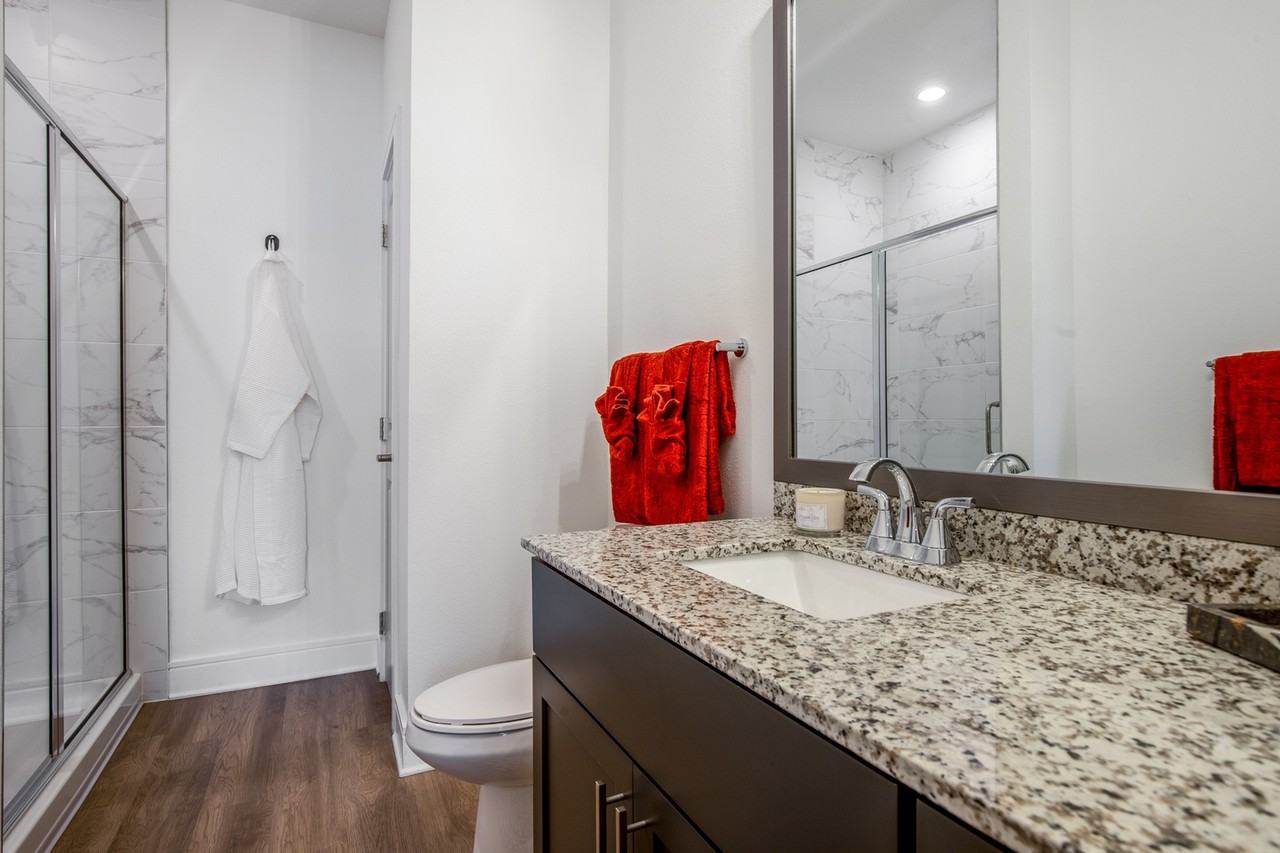 Cyan Mallard Creek Apartments - Photo 5 of 29