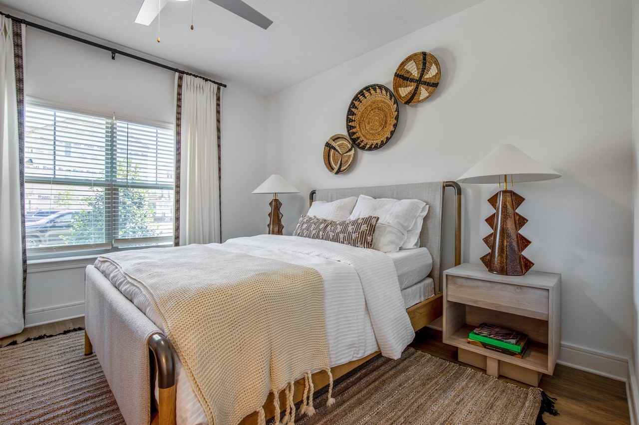 Cyan Mallard Creek Apartments - Photo 6 of 29