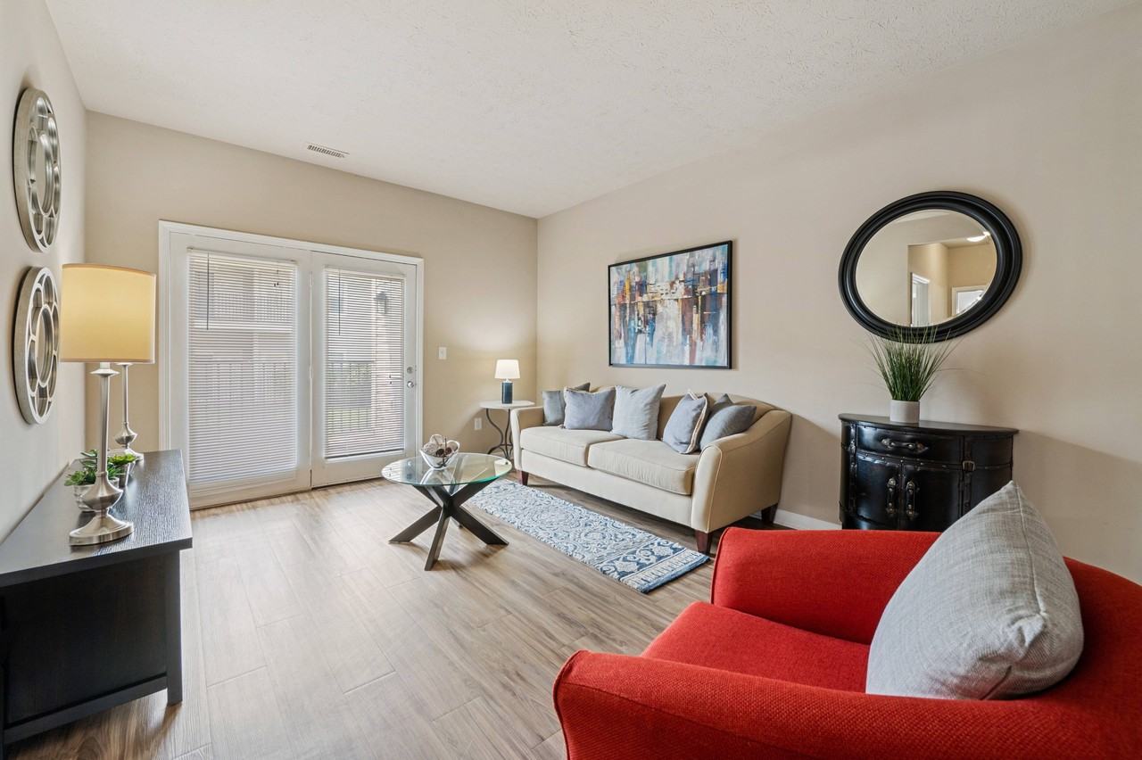 Runaway Bay Apartments - Photo 2 of 38