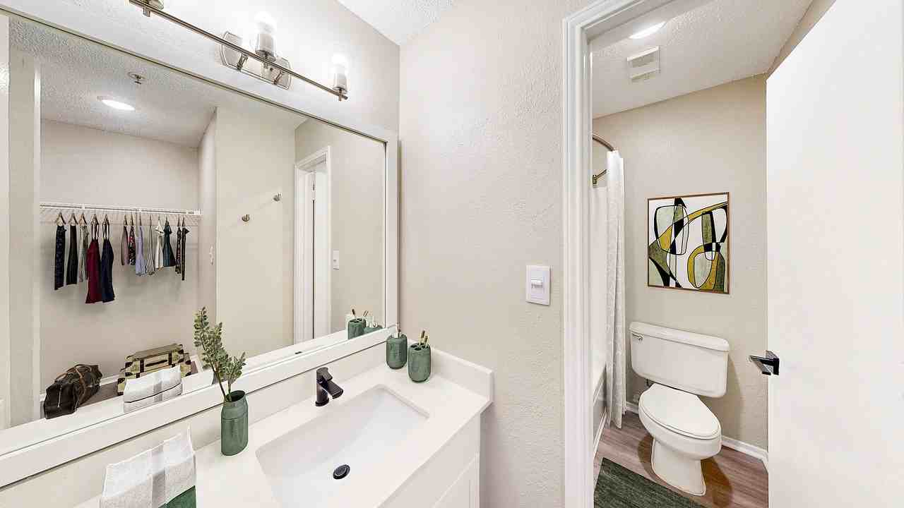 The 1800 at Barrett Lakes Apartments - Photo 7 of 40