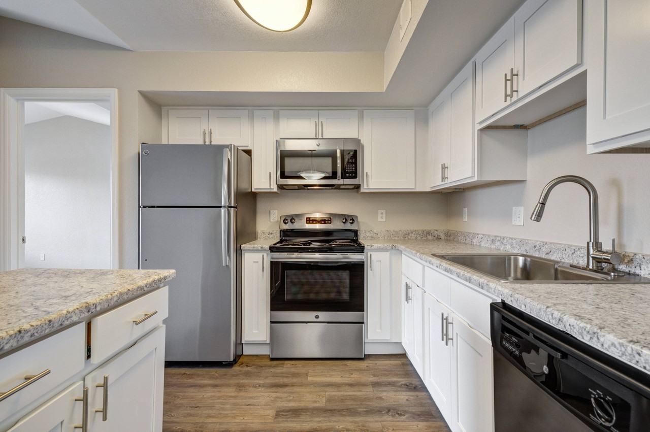 PeakView by Horseshoe Lake Apartments - Photo 5 of 50