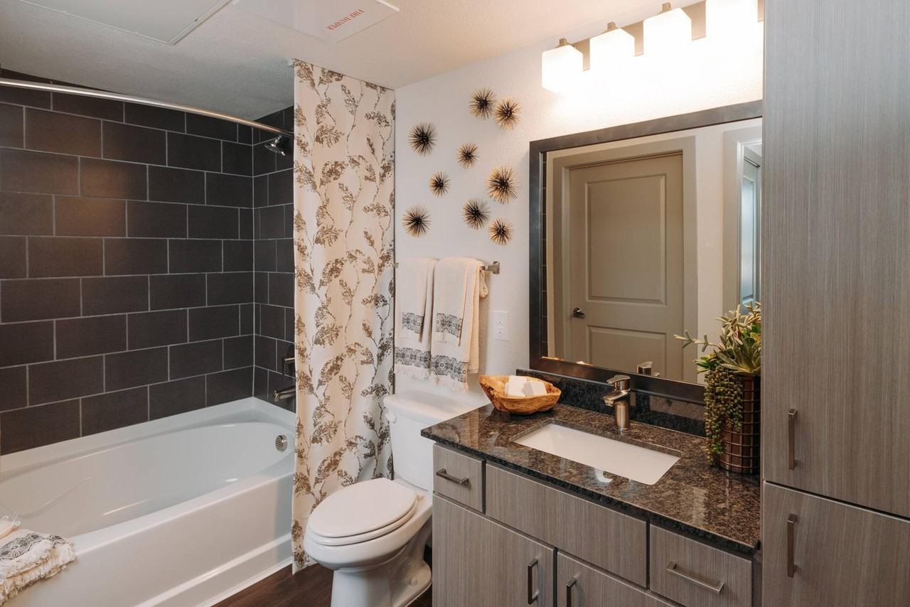 Los Robles Apartments - Photo 6 of 47