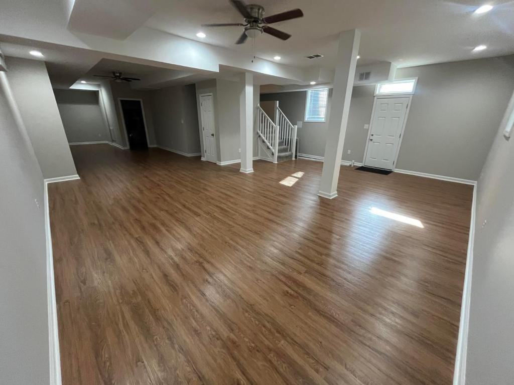 804 Calloway Dr - Photo 3 of 9