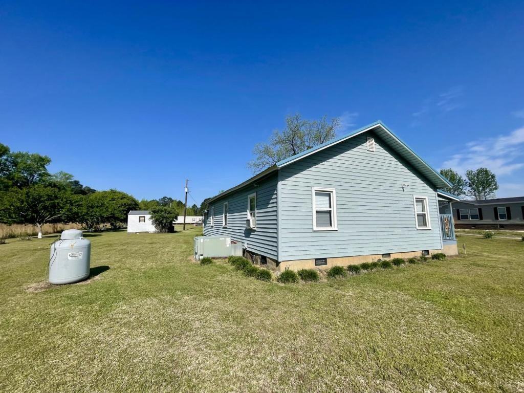 131 Lucille Rd - Photo 2 of 14