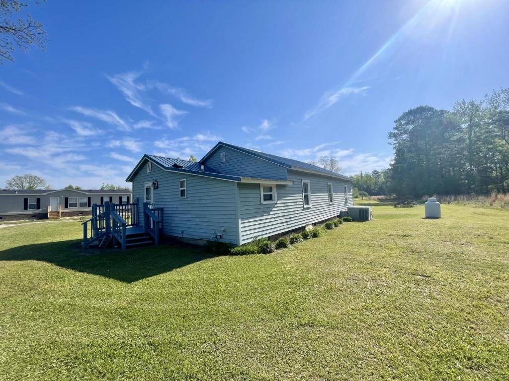 131 Lucille Rd - Photo 3 of 14