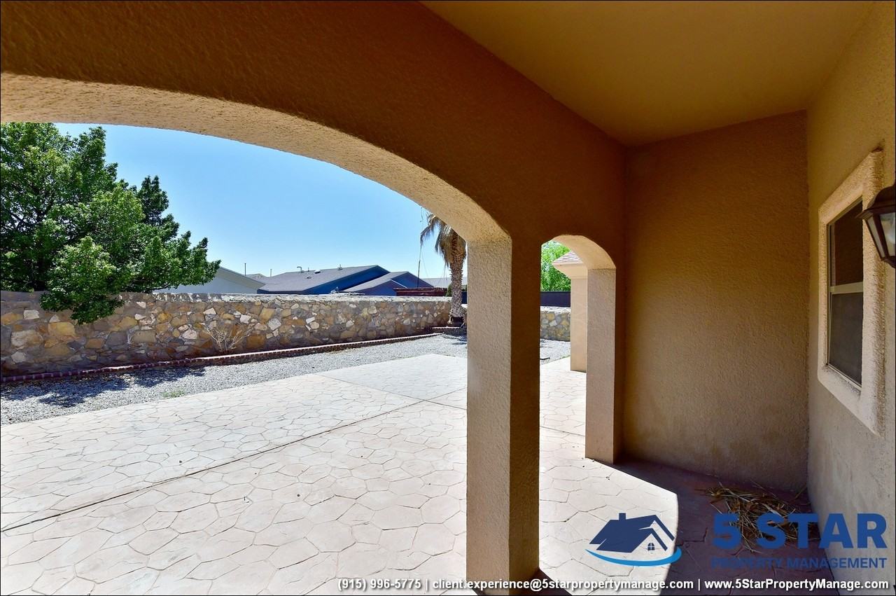 14292 Hacienda Rock Dr - Photo 5 of 39