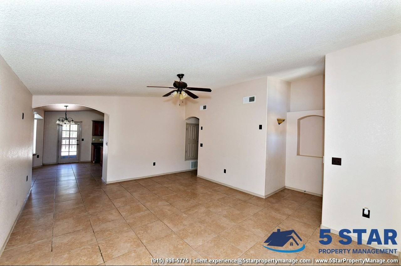 14292 Hacienda Rock Dr - Photo 4 of 39