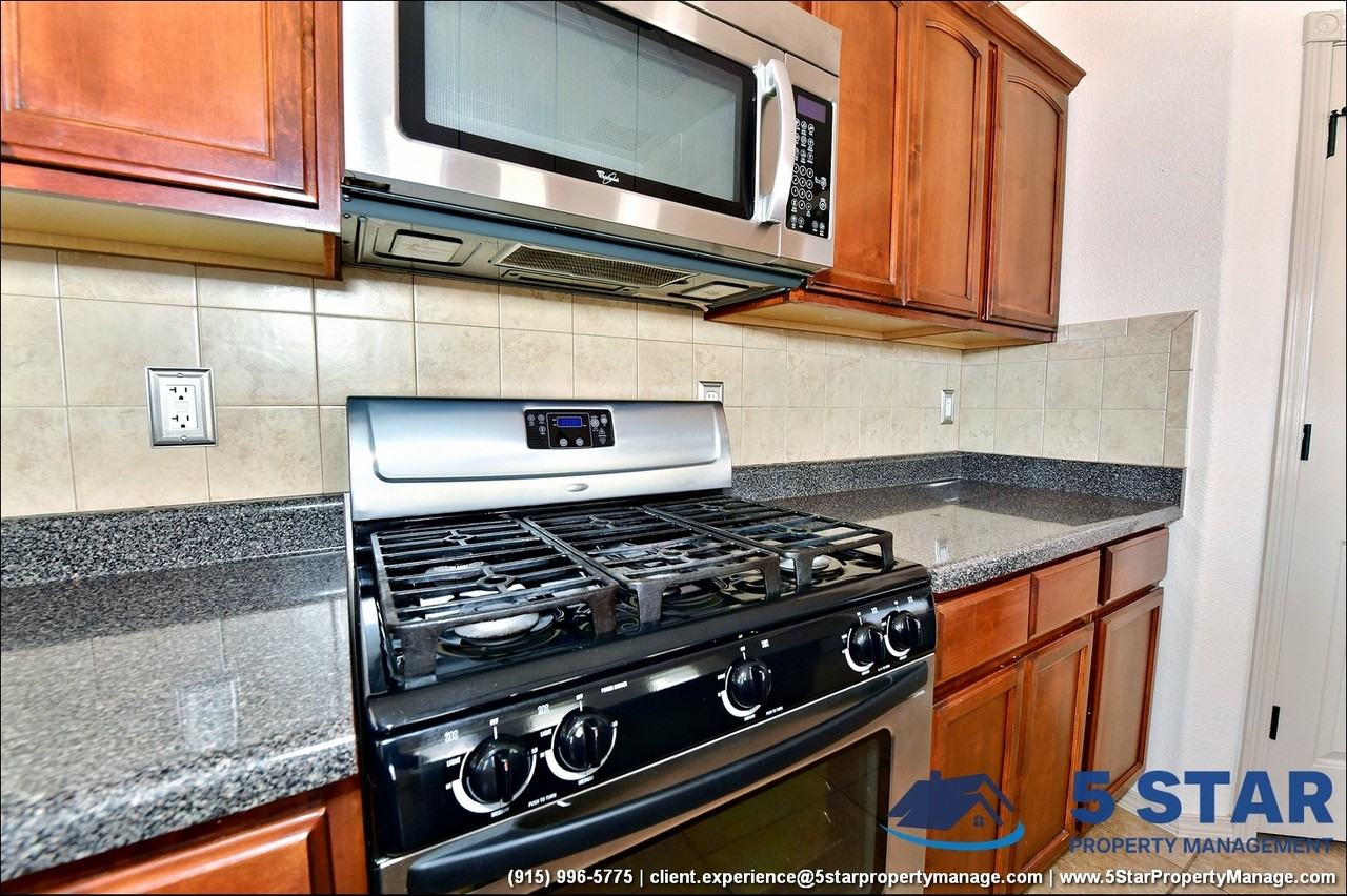 14292 Hacienda Rock Dr - Photo 6 of 39