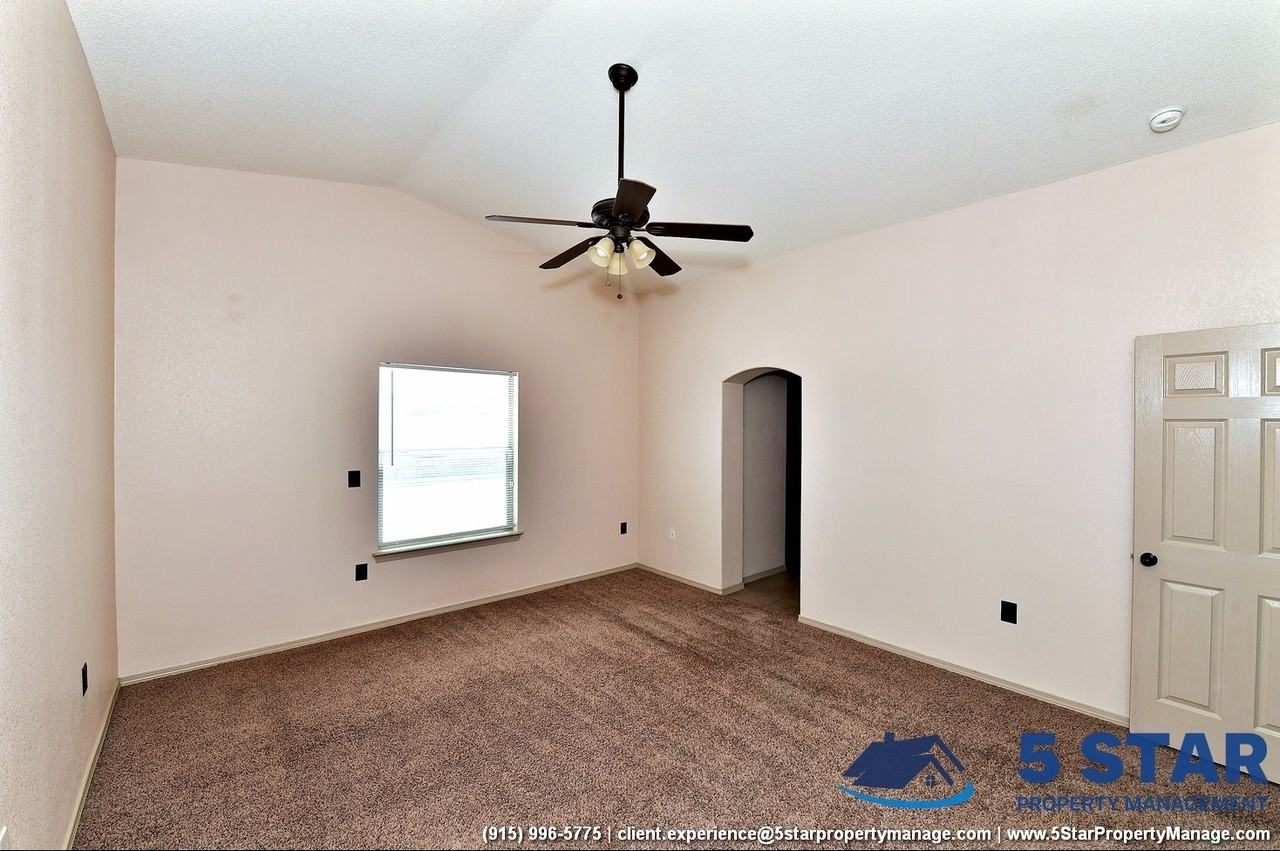 14292 Hacienda Rock Dr - Photo 2 of 39
