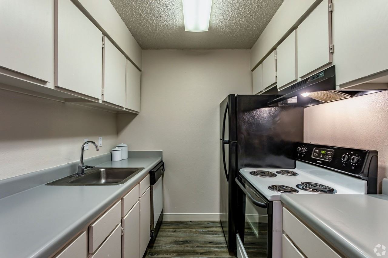 Cimarron Apartments - Photo 3 of 50