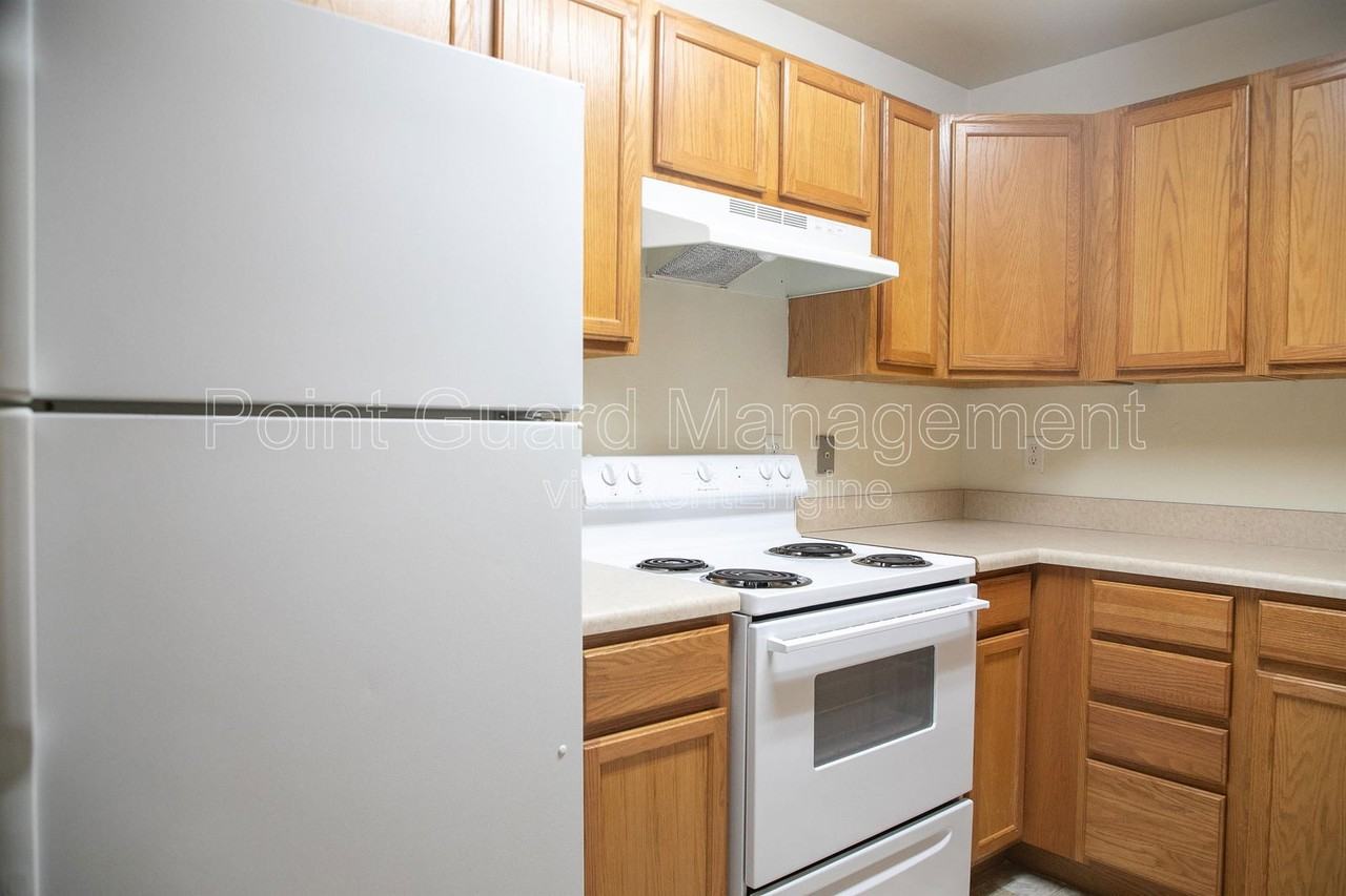 1005 Avenue K #7 - Photo 3 of 27