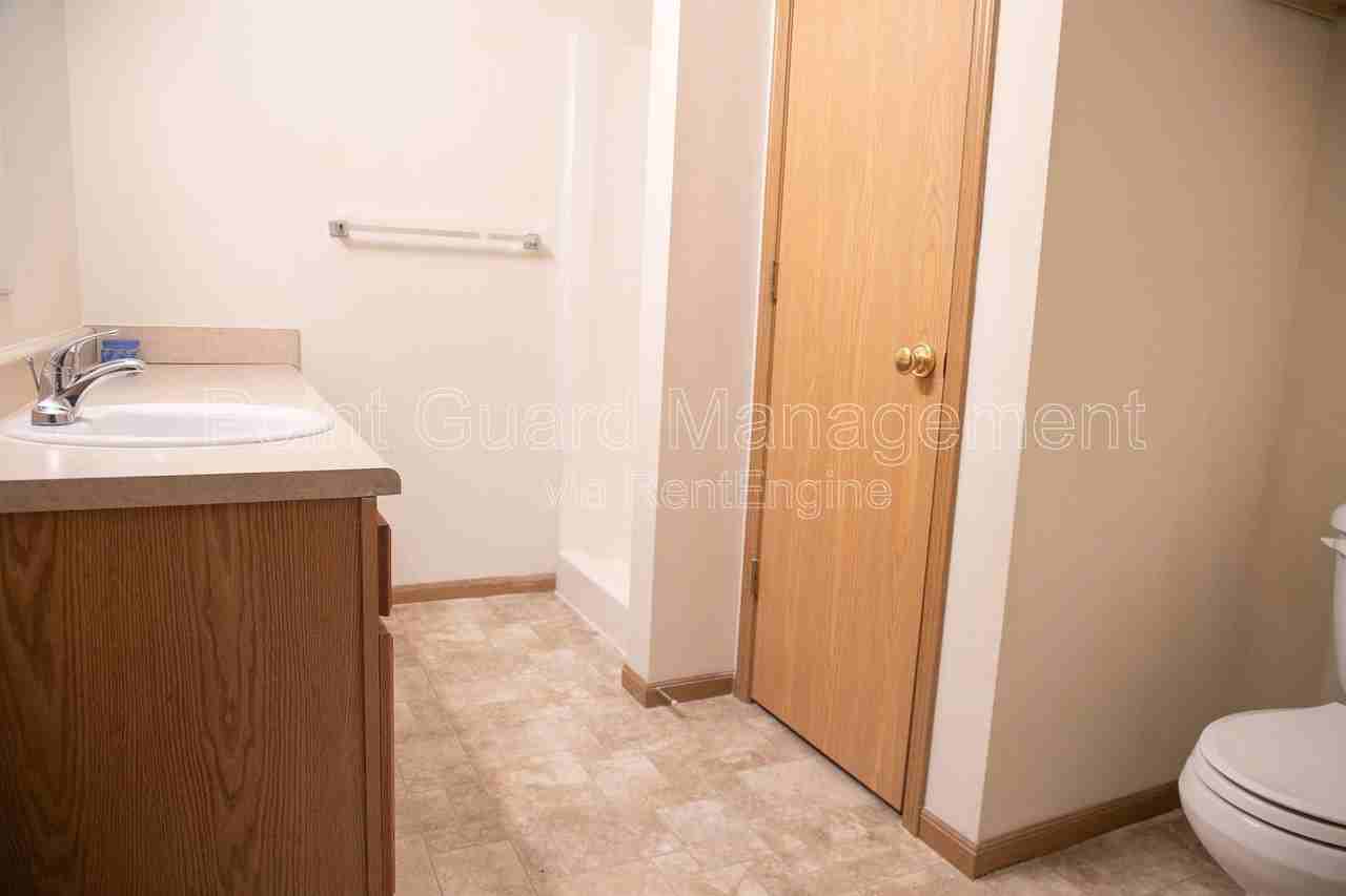 1005 Avenue K #7 - Photo 6 of 27