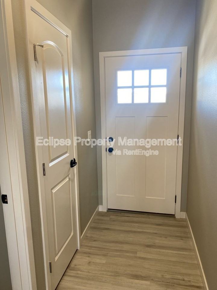 515 Crestone Avenue #517 - Photo 3 of 12