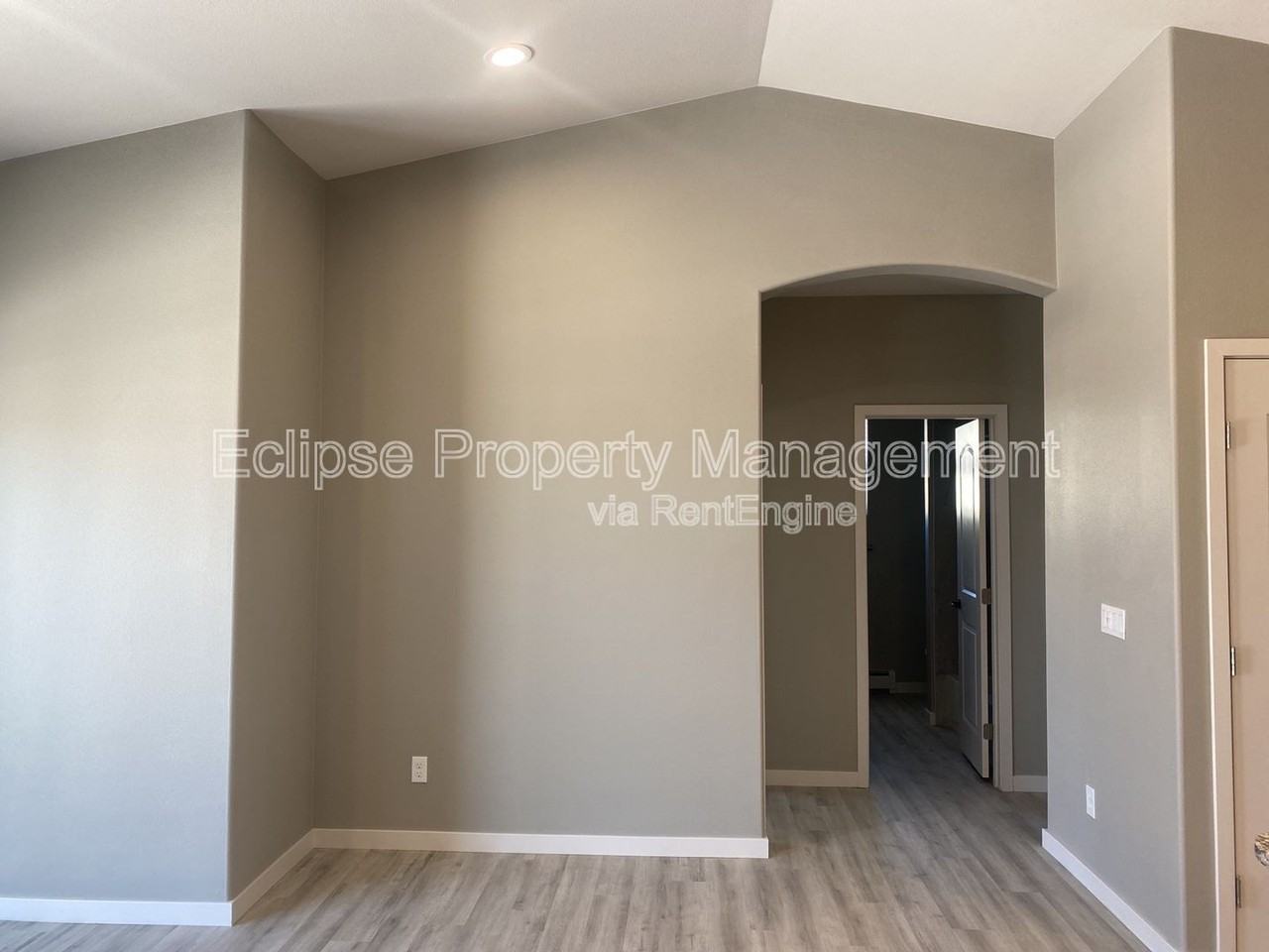 515 Crestone Ave #517 - Photo 7 of 11