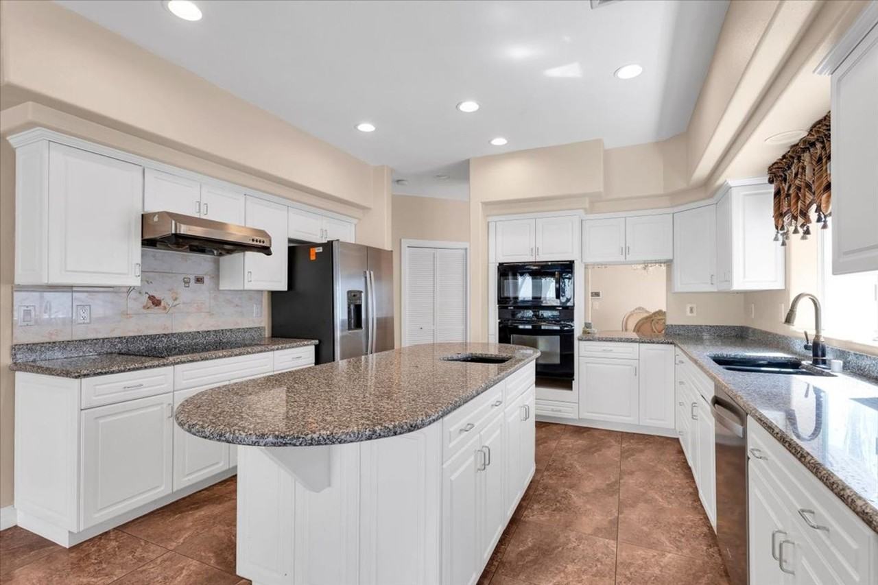 7956 Marbella Cir #1 - Photo 4 of 35