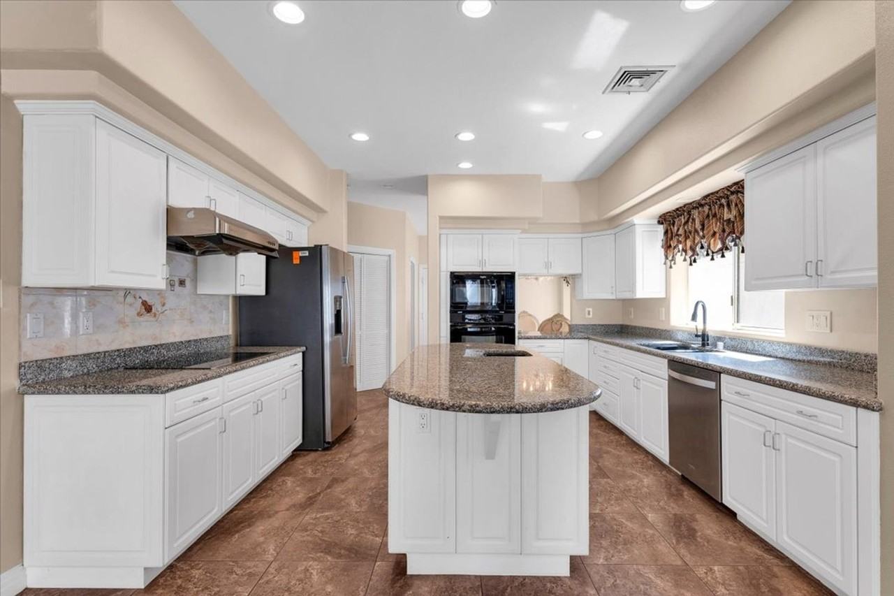 7956 Marbella Cir #1 - Photo 5 of 35