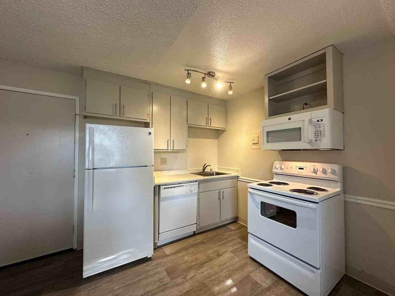 5 E Street  - 05 - $1,000 Moves You in Today, No Rent Until September 1, 2024! - Photo 2 of 39