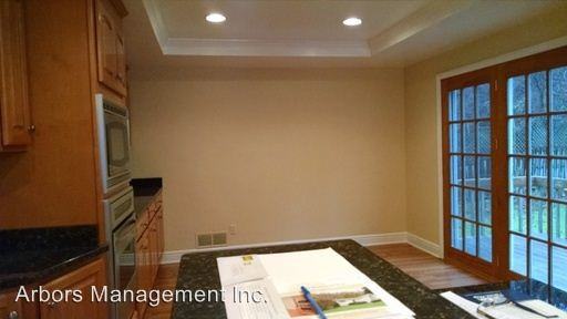 1105 Saxonburg Blvd - Photo 3 of 9