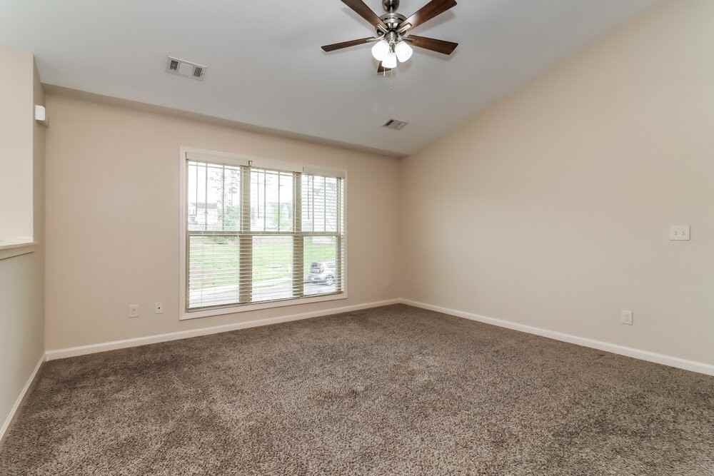 202 Comet Ct - Photo 4 of 17