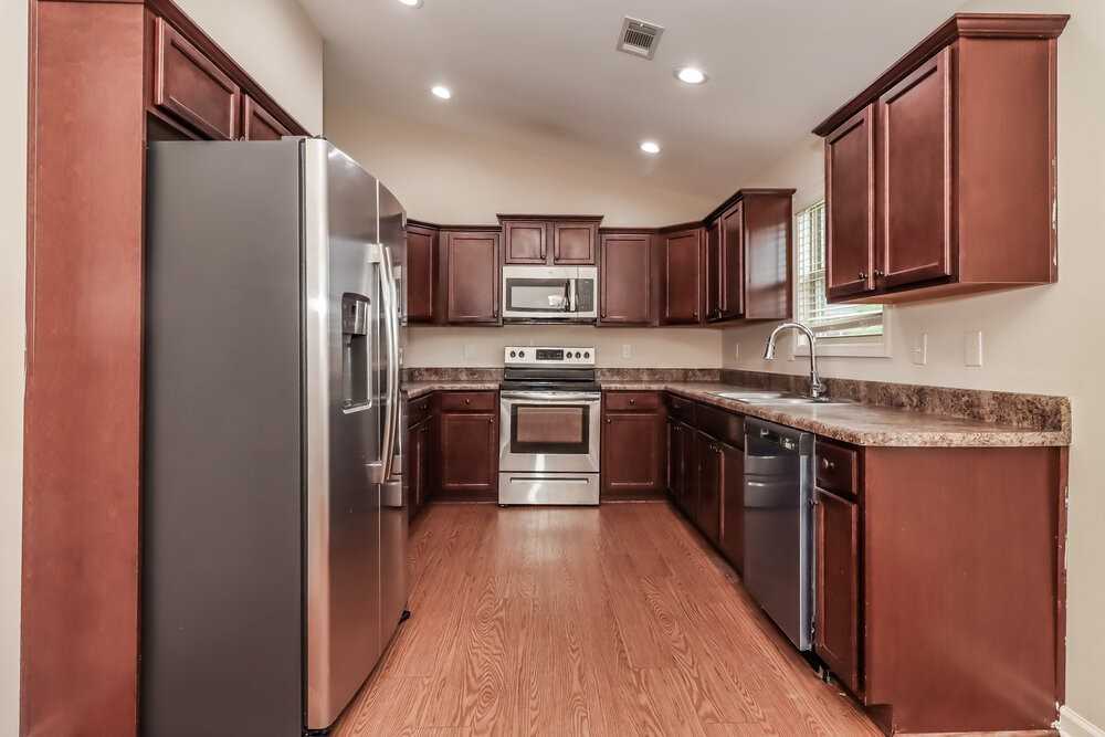 202 Comet Ct - Photo 7 of 17