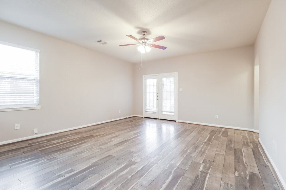 12019 Fairquarter Ln - Photo 3 of 16