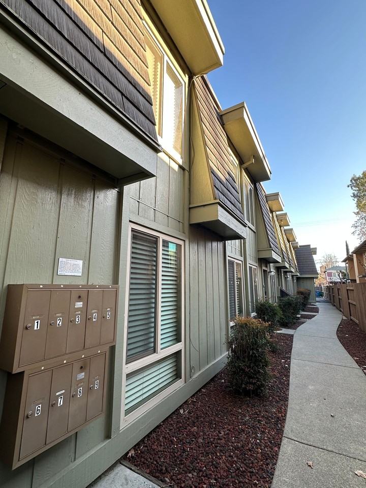 2114 H Street, Sacramento - Photo 2 of 5